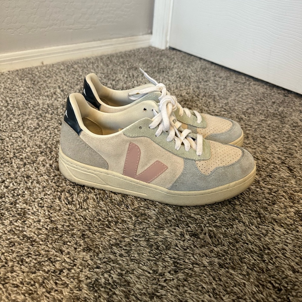 Veja Suede V-10 sneakers- size 38